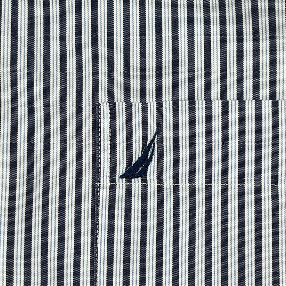Nautica Mens Button Up Shirt Blue Striped Large - Picture 3 of 8